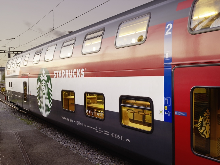 interieur-starbucks-train4