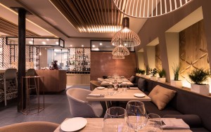 intérieur du restaurant coté cour à aix en provence 13