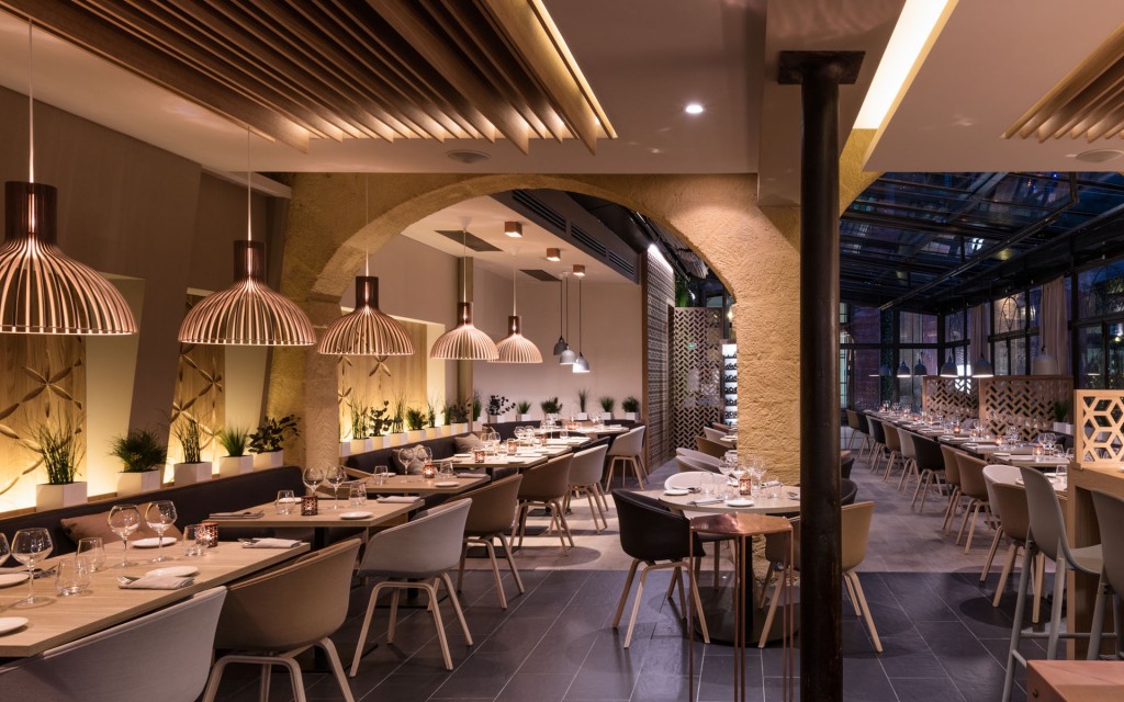 intérieur du restaurant coté cour à aix en provence 3