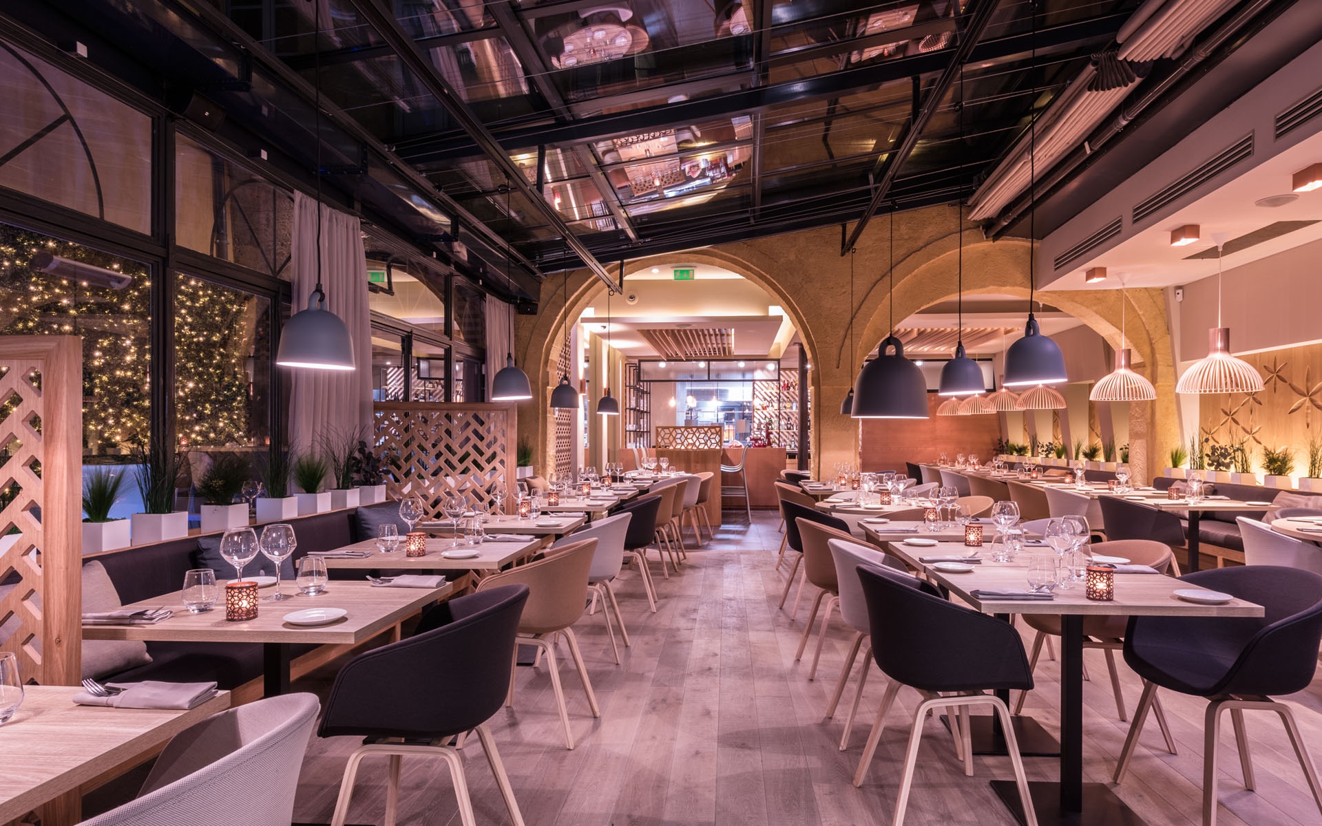 intérieur du restaurant coté cour à aix en provence 5