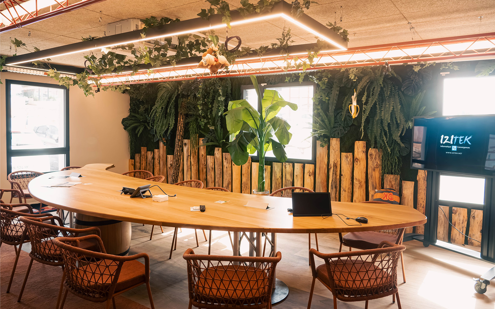 IZITEK BUEAU EGUILLES6